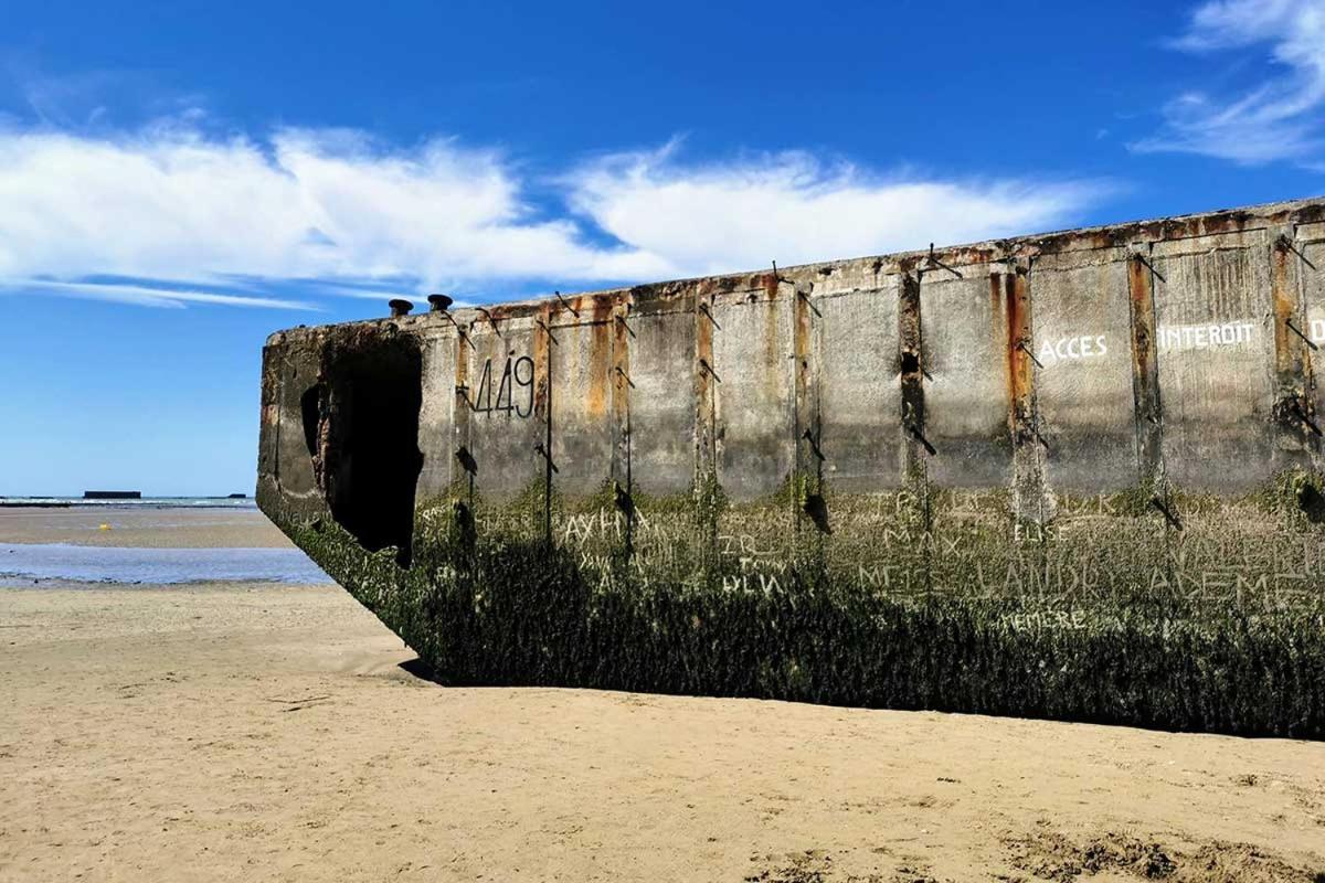 Les Pieds Dans L'Eau - Acces Direct A La Plage Bernières-sur-Mer Buitenkant foto